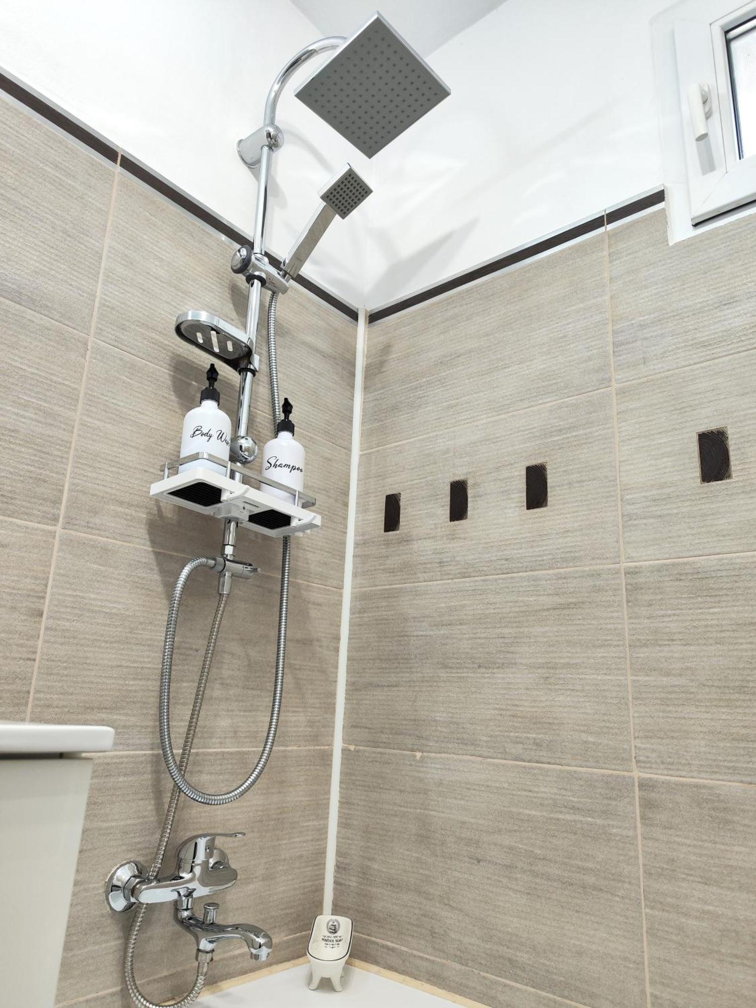 Apartment Platinum - Cu 3 Camere, 2 Dormitoare, 2 Bai, Bucatarie Complet Utilata, 2 Balcoane Bucharest