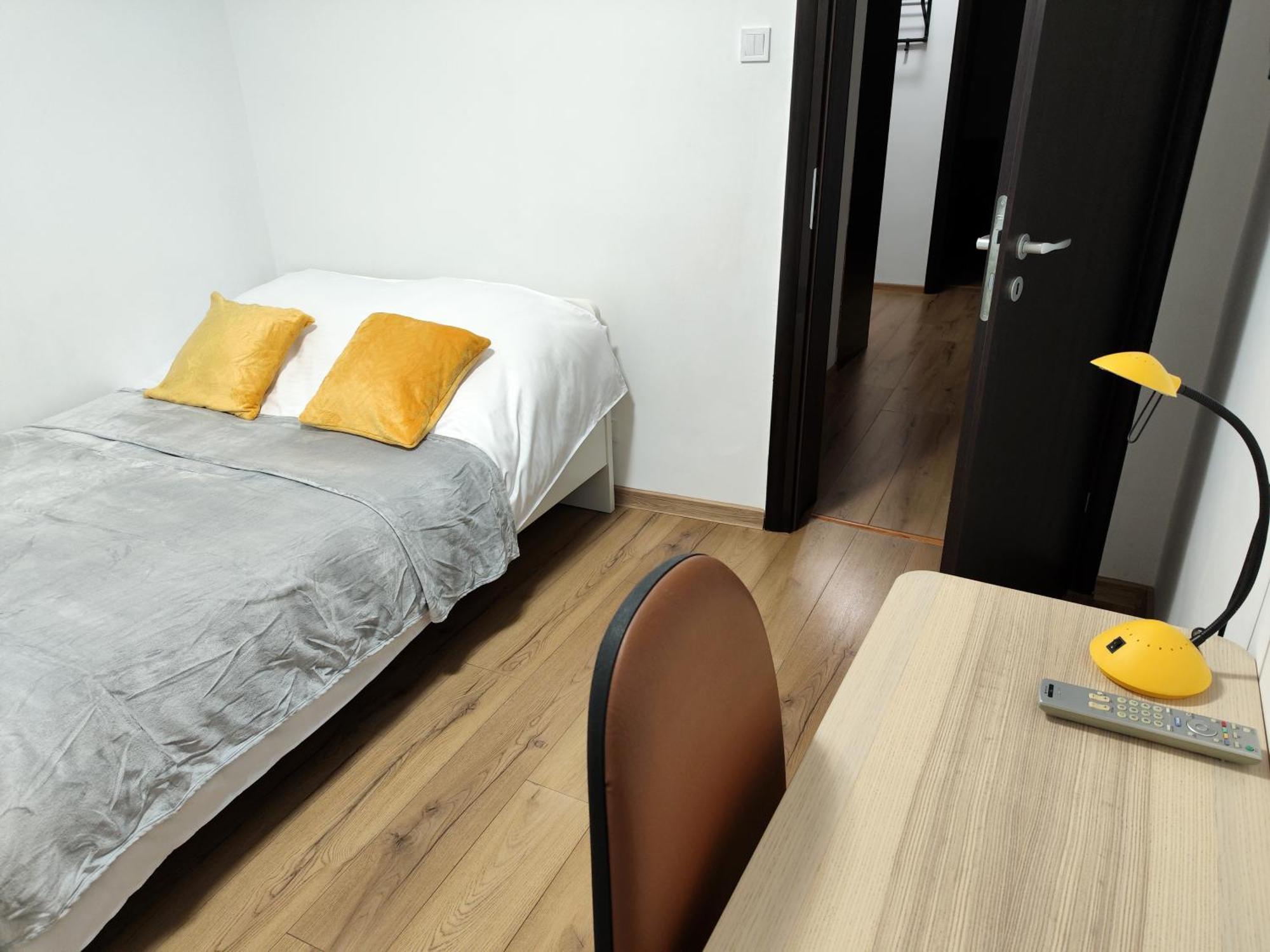 Apartment Platinum - Cu 3 Camere, 2 Dormitoare, 2 Bai, Bucatarie Complet Utilata, 2 Balcoane *