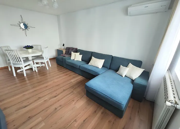 Platinum Apartment - Apartament Cu 3 Camere, 2 Dormitoare, 2 Bai, Bucatarie Complet Utilata, 2 Balcoane