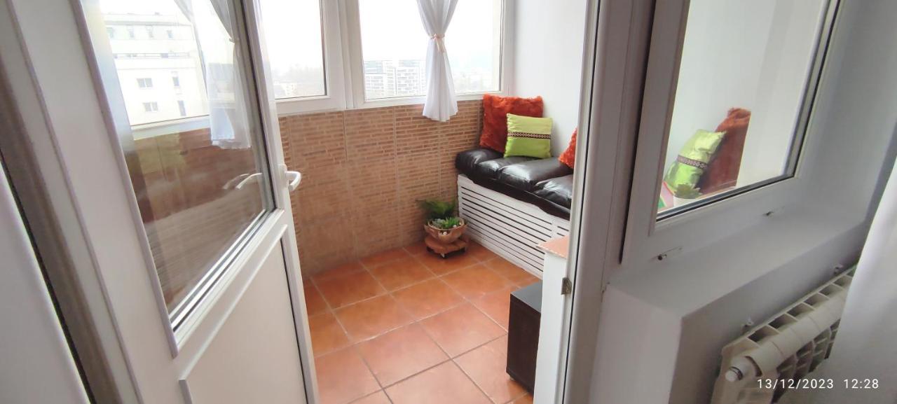 Apartment Platinum - Cu 3 Camere, 2 Dormitoare, 2 Bai, Bucatarie Complet Utilata, 2 Balcoane *