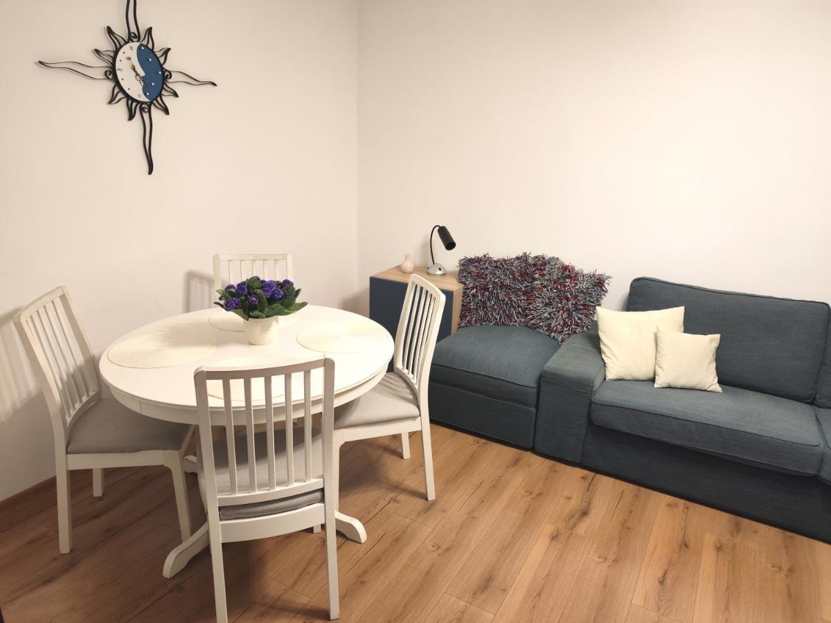 Apartment Platinum - Cu 3 Camere, 2 Dormitoare, 2 Bai, Bucatarie Complet Utilata, 2 Balcoane Bucharest