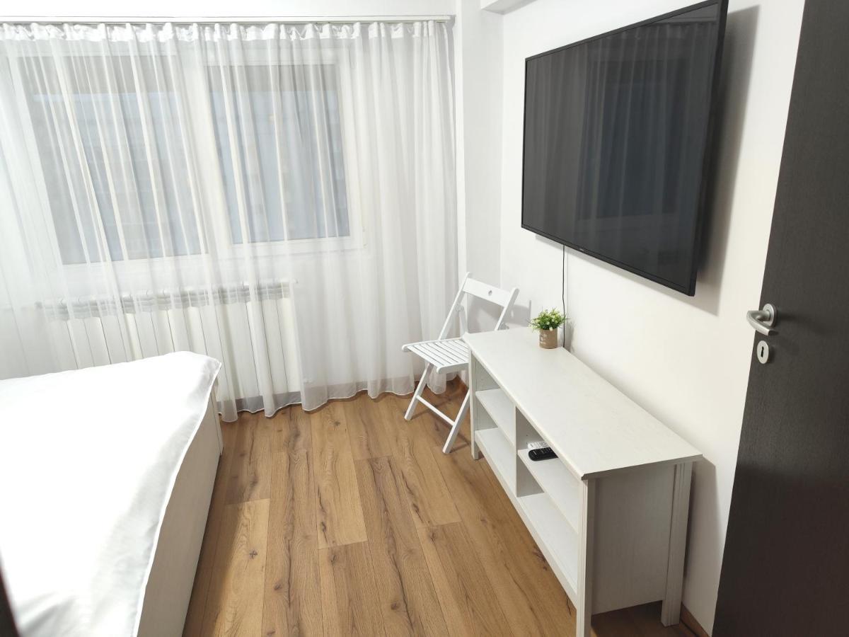 Apartamento Platinum - Cu 3 Camere, 2 Dormitoare, 2 Bai, Bucatarie Complet Utilata, 2 Balcoane Bucarest