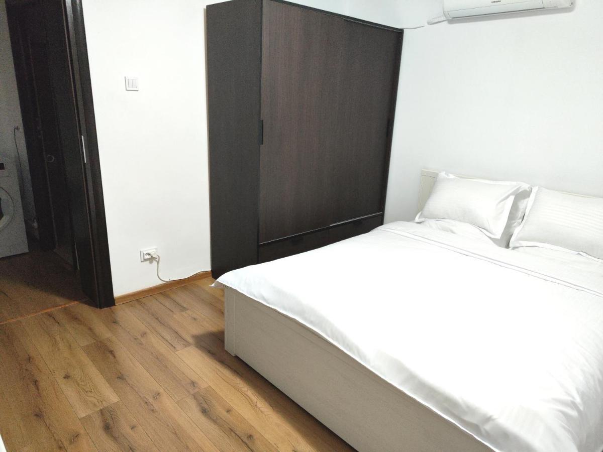 Platinum - Cu 3 Camere, 2 Dormitoare, 2 Bai, Bucatarie Complet Utilata, 2 Balcoane * Bucharest