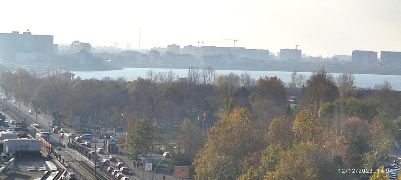Apartment Platinum - Cu 3 Camere, 2 Dormitoare, 2 Bai, Bucatarie Complet Utilata, 2 Balcoane *