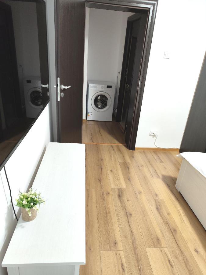 Apartment Platinum - Cu 3 Camere, 2 Dormitoare, 2 Bai, Bucatarie Complet Utilata, 2 Balcoane *
