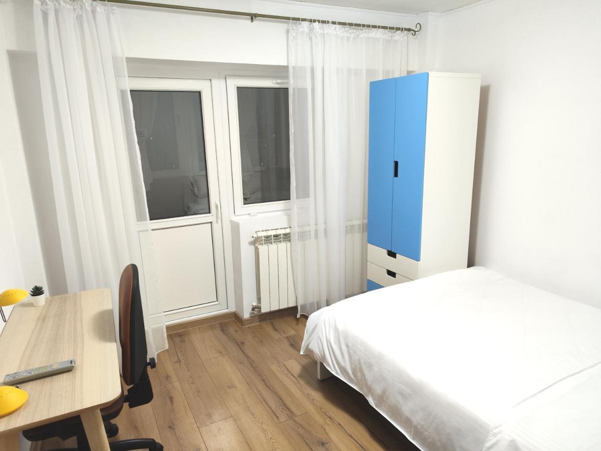 Platinum - Cu 3 Camere, 2 Dormitoare, 2 Bai, Bucatarie Complet Utilata, 2 Balcoane * Bucharest