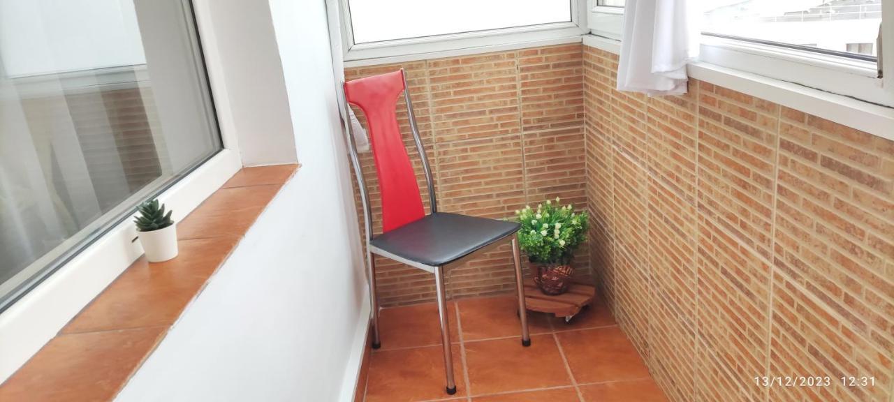 Apartment Platinum - Cu 3 Camere, 2 Dormitoare, 2 Bai, Bucatarie Complet Utilata, 2 Balcoane Bucharest