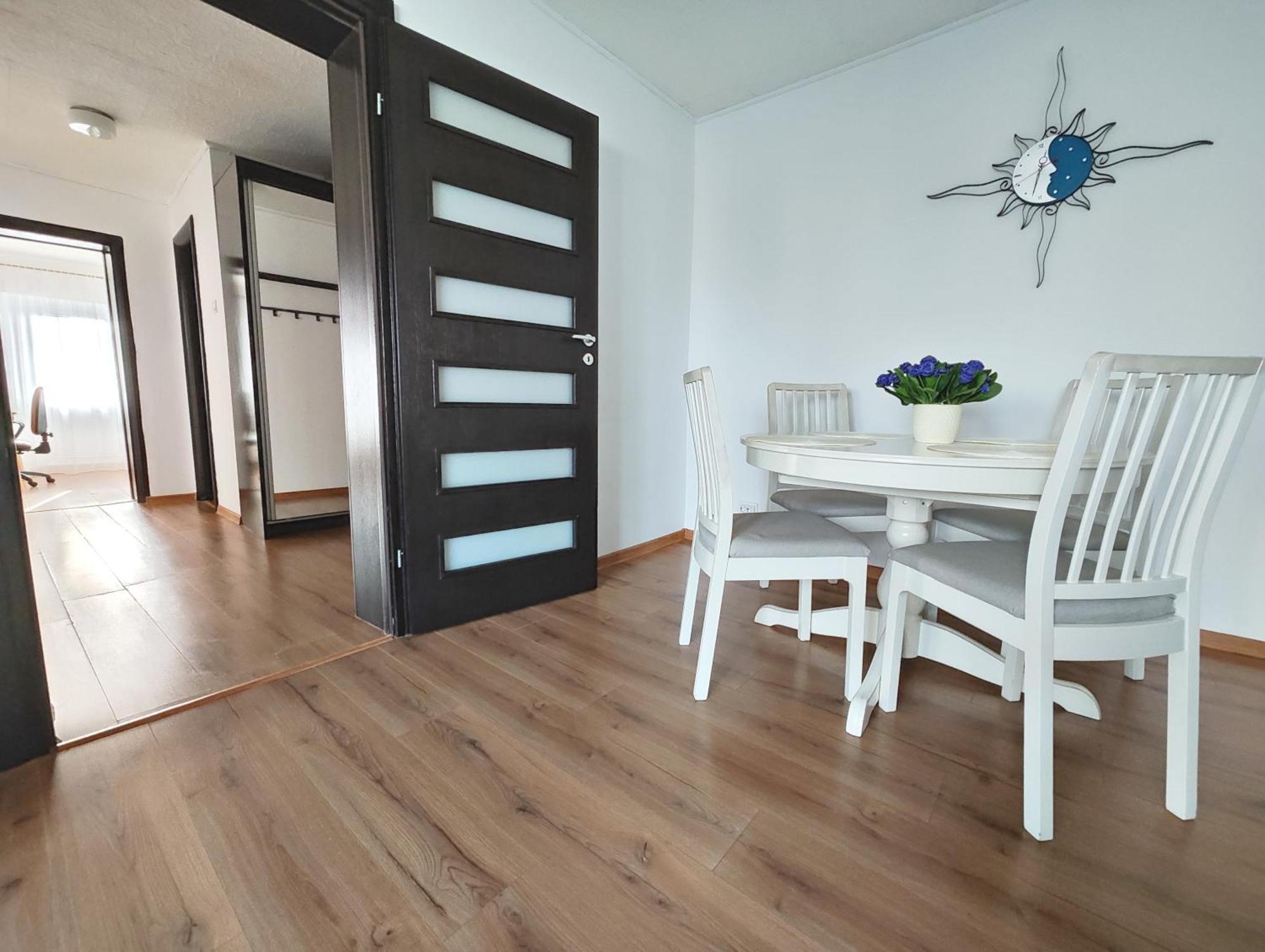 Platinum - Cu 3 Camere, 2 Dormitoare, 2 Bai, Bucatarie Complet Utilata, 2 Balcoane Apartment *