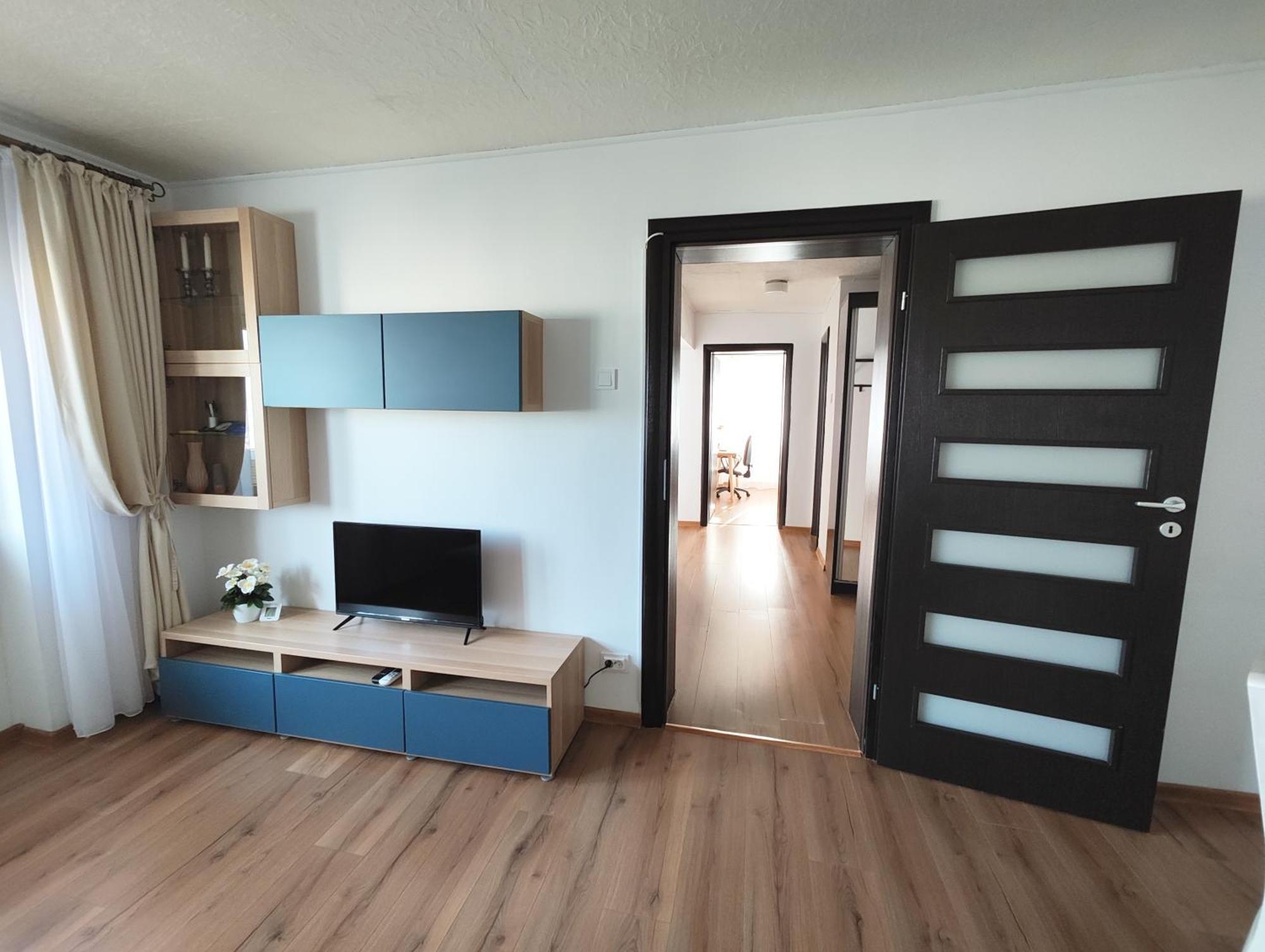 Apartment Platinum - Cu 3 Camere, 2 Dormitoare, 2 Bai, Bucatarie Complet Utilata, 2 Balcoane *