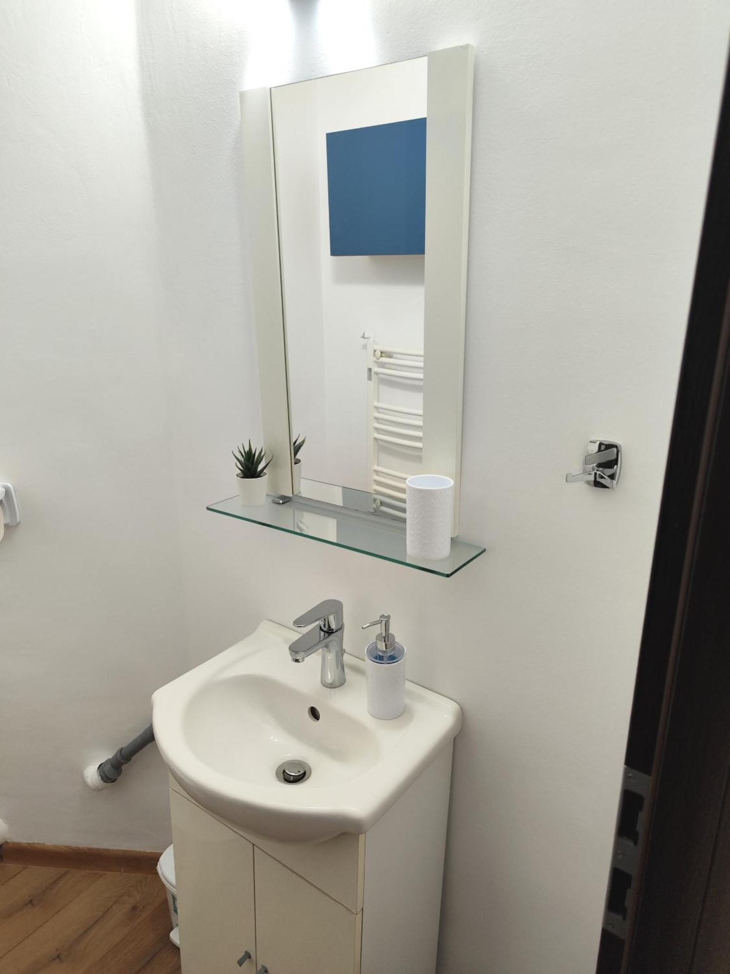 Platinum - Cu 3 Camere, 2 Dormitoare, 2 Bai, Bucatarie Complet Utilata, 2 Balcoane *