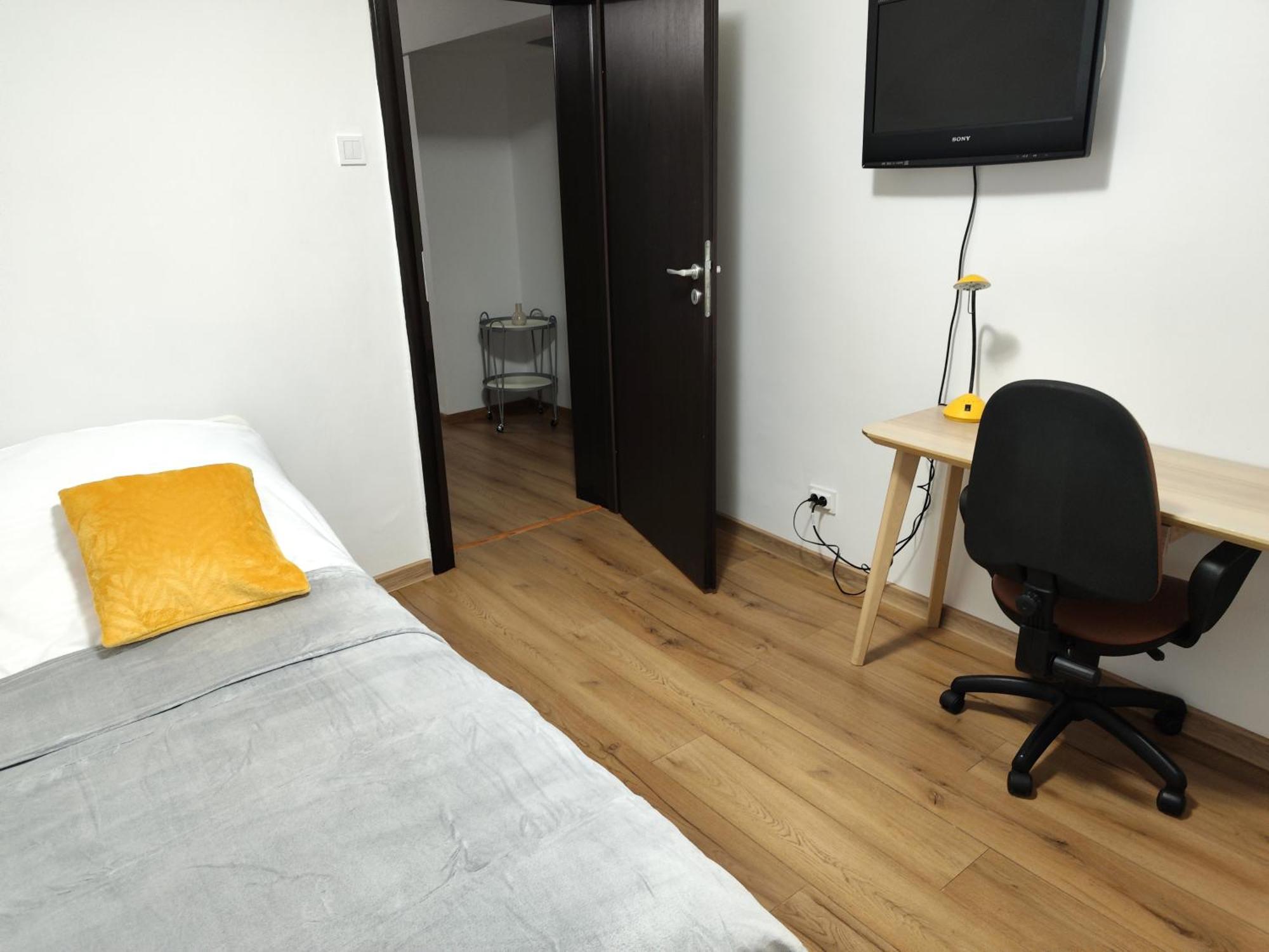 Platinum - Cu 3 Camere, 2 Dormitoare, 2 Bai, Bucatarie Complet Utilata, 2 Balcoane